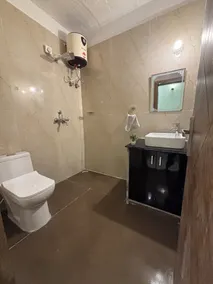 Aranyaa Cottage Homestay Vrindavan - Baño