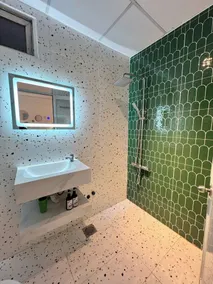 New Hotel & Apartment - Bad