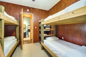 Cozy Summit Cabin w/ Hiking Trails & Fishing Pond! - Interiør