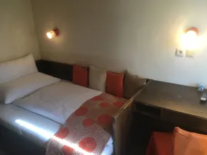 Der Eberhard - Sleep & Dine A9 Exit 133 - Værelse