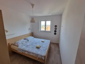 Apartment Yellow - Quarto