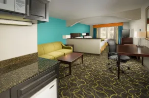 Holiday Inn Express Hotel and Suites DFW-Grapevine by IHG - Chambre