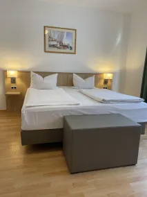 Hafner Hotel Apartment & Restaurant Bar Stuttgart - Room