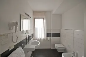 Hotel Alma Domus - Bathroom