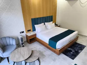 Amritara Chakra River Resort - Closest Luxury Resort to Neelkanth Temple - Værelse