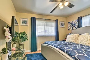 Detroit Home w/ Pool & Yard, 15 Mi to Downtown! - Værelse