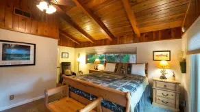 Sierra Springs AVEC CLIMATISATION !!! Situé à Yosemite Forks Estates 4 chambres et 2 - Chambre
