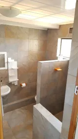 Hoylake Inn - Bathroom