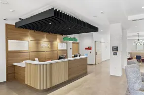Home2 Suites by Hilton Riverside Downtown Convention Center - Resepsjon