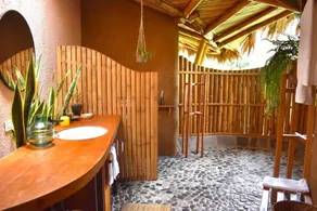 Bosque Guardian Lodge - Bathroom