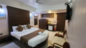 Hotel Aishwarya - Room