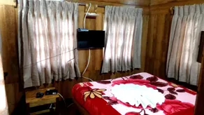 Lilly's Valley Resort - Room
