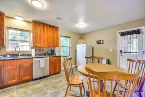 2 Mi to Dtwn Greensboro: Pet-friendly Retreat! - Innvendig