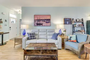 Walk to Bay: Home w/ Fenced Yard in Colonial Beach - Interiör