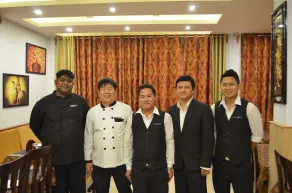 The Golden Crest - Restaurant