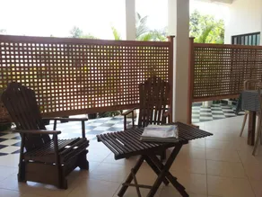 Dad's Holiday Home - Lobby