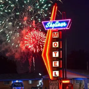 Skyliner Motel - Overnatningsstedets facade