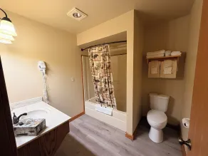 Eagle River Inn and Resort - Bathroom