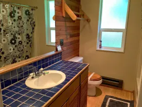 Mt Baker Rim Cabin 99 - Charming Cabin With a hot Tub, Wi-fi, Pet Friendly - Badeværelse