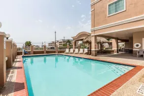 Baymont by Wyndham Galveston - Piscine