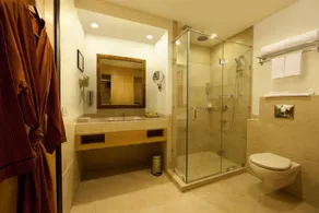 Lemon Tree Hotel Chandigarh - Bathroom