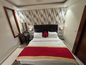 Le Cypress - Bareilly - Room