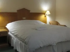 Hazelwood House - Room