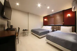 Changwon Myeongseodong Namuneulbo Hotel - Chambre