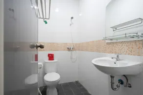 RedDoorz Plus @ Danau Sunter Utara - Salle de bain