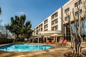 Garden Court Eastgate - Outdoor pool