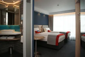 Holiday Inn Express Zürich Airport by IHG - Room