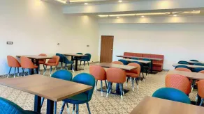Hotel Giriraj Palace - Restaurant