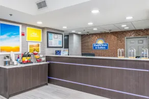 Days Inn & Suites by Wyndham Prattville-Montgomery - Réception