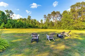 Charming Virginia Retreat w/ Covered Porch & Yard! - Interiør