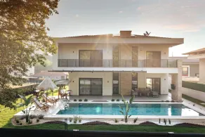Spacious 4BR Villa Perfect for Families & Friends - Pool