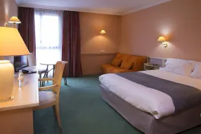 Logis Lyon Est Porte de l'Ain - Room