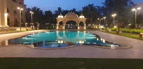 Laxminarayan Palace Resort, ICONIQA Collection - Piscina