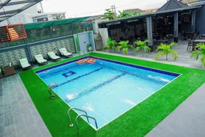 Romeneo Grand Royal Hotel - Piscine