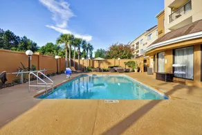 Courtyard by Marriott Jacksonville Airport/ Northeast - Piscine