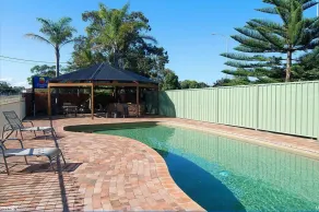 Golf Place Inn Wollongong - Pool