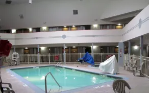 Wingate by Wyndham Brighton - Piscine