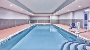 La Quinta by Wyndham Niagara Falls - Piscine