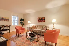 Riverfront Studio w/ Private Patio & Garden! - Innvendig