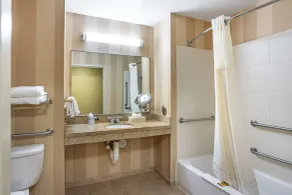 Best Western PLUS University Park Inn & Suites - Badezimmer