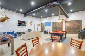 Group Getaway on Crowder Lake w/ Game Room! - Interiør
