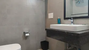 Mavens Orange Artemis Hospital Road - Bagno