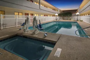 Red Roof Inn & Suites Irving - DFW Airport South - Pool