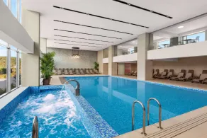 Ramada by Wyndham Targu Jiu - Pool