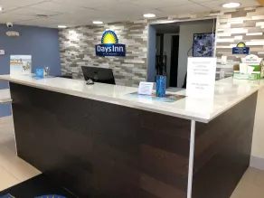 Days Inn by Wyndham King-Winston Salem Area - Reception