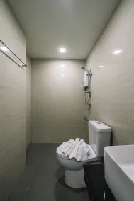 Aston Residence Hatyai - Bathroom